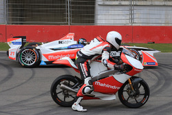 Nick Heidfeld, Mahindra Racing e Danny Webb, Mahindra MGP3O