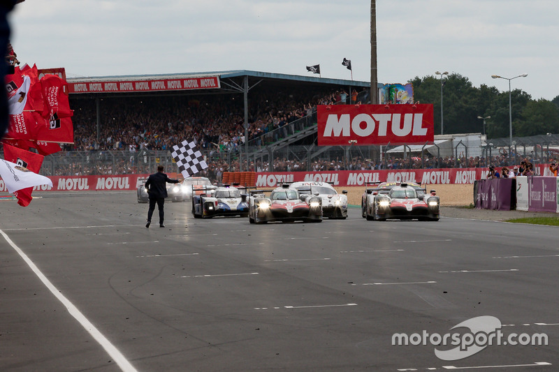 La #8 Toyota Gazoo Racing Toyota TS050: Sébastien Buemi, Kazuki Nakajima, Fernando Alonso, conquista la vittoria