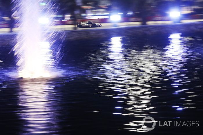 #1 Porsche Team Porsche 919 Hybrid: Neel Jani, Andre Lotterer, Nick Tandy