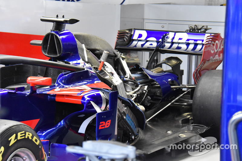 Scuderia Toro Rosso STR12 arka