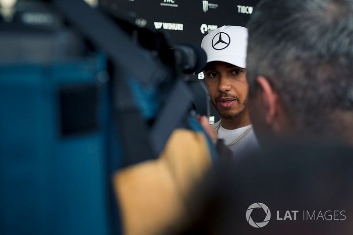 Lewis Hamilton, Mercedes-AMG F1 con los medios
