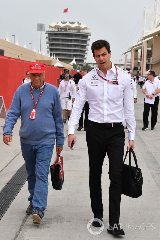 Niki Lauda, presidente no ejecutivo de Mercedes AMG F1 y Toto Wolff, director de Motorsport de Mercedes AMG F1