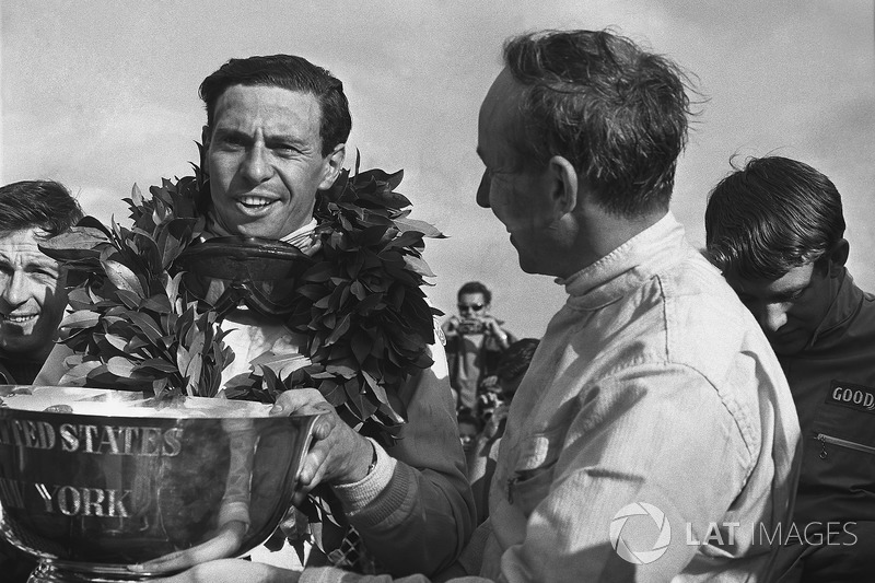 1. Jim Clark, Lotus, 3. John Surtees, Cooper