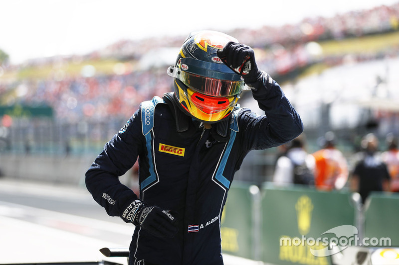 Alexander Albon a remporté une belle victoire après avoir dépassé Ghiotto par l'extérieur