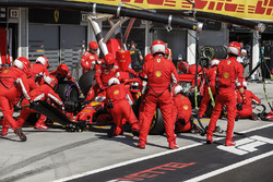 Sebastian Vettel, Ferrari SF71H, pit stop