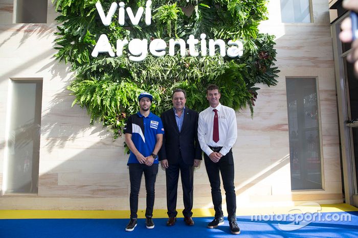 Franco Caimi; el Ministro de Turismo de la Nación, Gustavo Santos, y Marc Coma