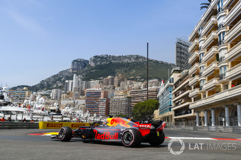 1: Даниэль Риккардо, Red Bull Racing RB14 – 1:10.810