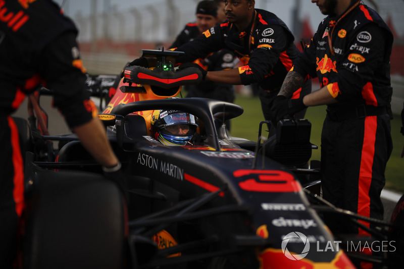 Daniel Ricciardo, Red Bull Racing RB14 on the grid