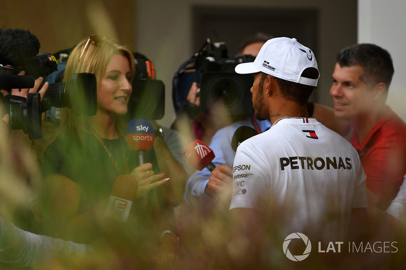Lewis Hamilton, Mercedes-AMG F1 con los medios