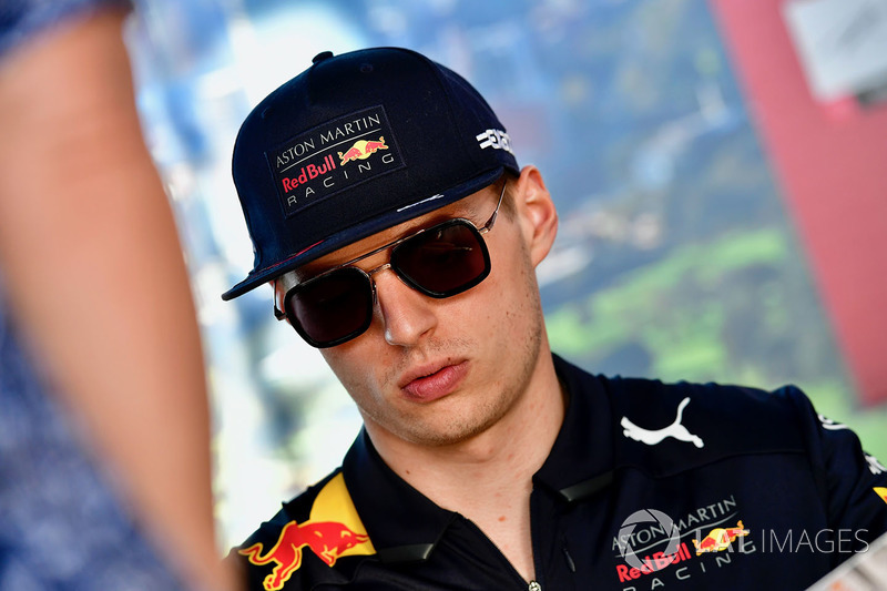 Max Verstappen: “Minha largada foi decente, mas tive um pouco de azar na Curva 1 e perdi uma posição. De repente, tive um monte de problemas com o carro, de equilíbrio, e descobrimos depois de quatro ou cinco voltas que algo quebrou no carro"