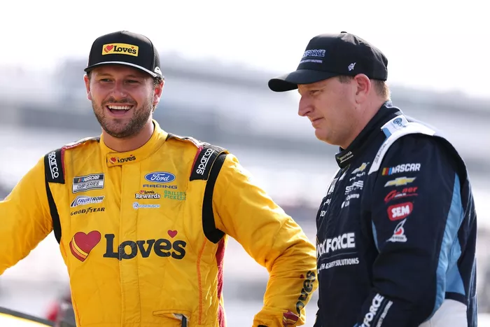 Todd Gilliland, Front Row Motorsports, Michael McDowell, Spire Motorsports