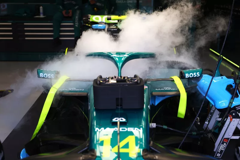 Refroidissement du cockpit dans le garage de l'Aston Martin F1 Team