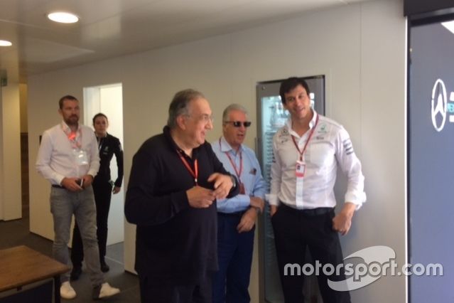 Sergio Marchionne, Presidente Ferrari y CEO de Fiat Chrysler Automobiles, con Toto Wolff