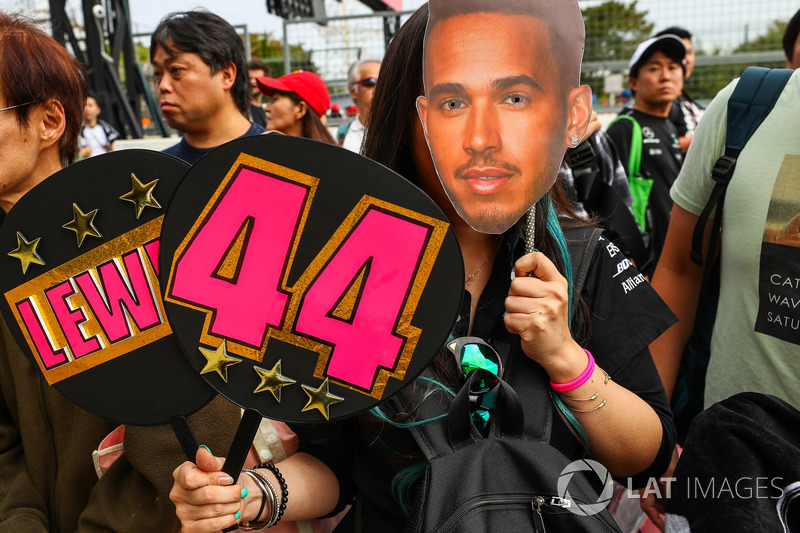 Lewis Hamilton, Mercedes AMG F1 fans