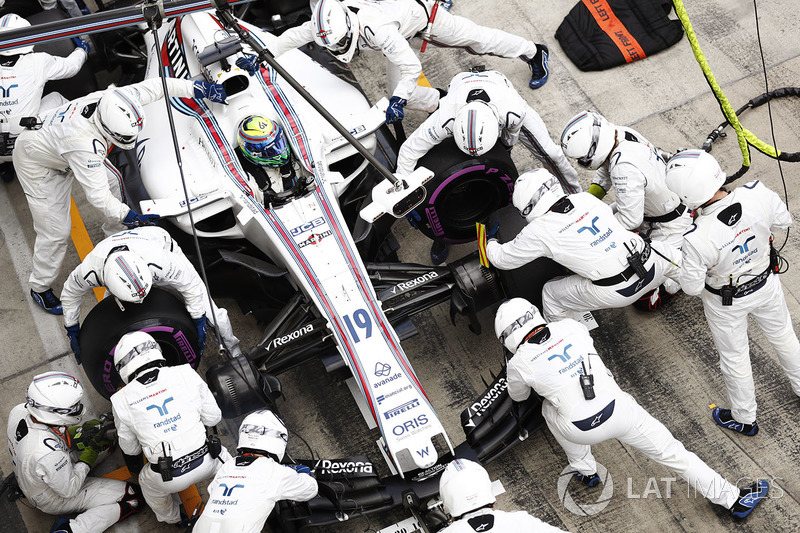 Felipe Massa, Williams FW40, pit stop