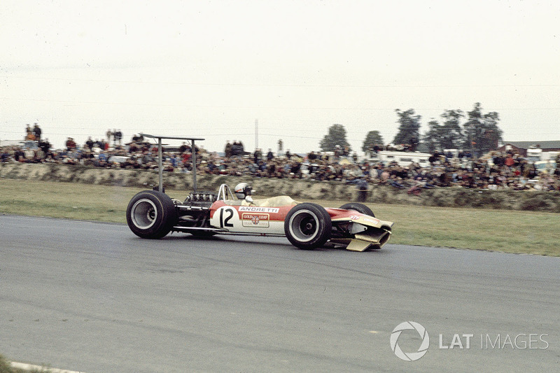 Mario Andretti, Lotus 49B Ford