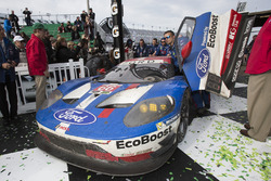 GTLM first place #66 Ford Performance Chip Ganassi Racing Ford GT: Joey Hand, Dirk Müller, Sébastien Bourdais
