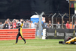 Race retiree Jolyon Palmer, Renault Sport F1 Team after stopping on track on the parade lap