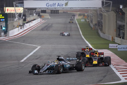 Льюіс Хемілтон, Mercedes F1 W08, Макс Ферстаппен, Red Bull Racing RB13, Даніель Ріккардо, Red Bull R