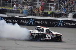 Race winner Darrell Wallace Jr., MDM Motorsports Chevrolet