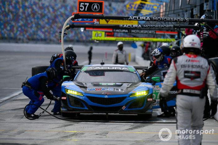 #57 Heinricher Racing w/MSR Curb-Agajanian Acura NSX GT3, GTD: Alvaro Parente, Misha Goikhberg