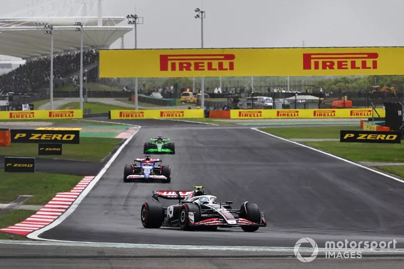 Nico Hulkenberg, Haas VF-24, Daniel Ricciardo, RB F1 Team VCARB 01, Valtteri Bottas, Kick Sauber C44.