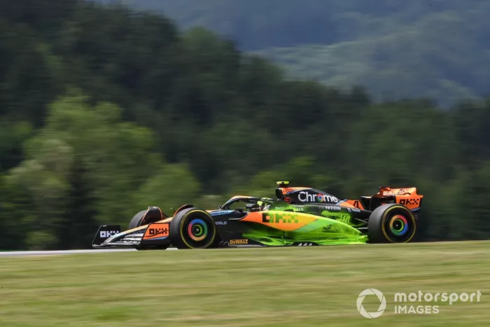 Lando Norris, McLaren MCL60, con pintura aerodinámica aplicada