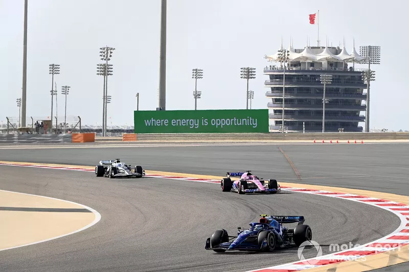 Nicholas Latifi, Williams FW44, Fernando Alonso, Alpine A522, Pierre Gasly, AlphaTauri AT03
