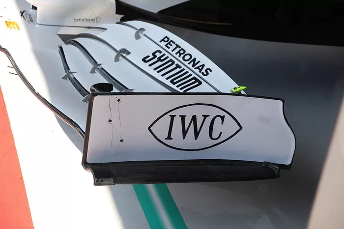 Mercedes AMG F1 W10 