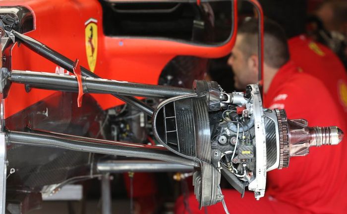 Detalle del freno delantero del Ferrari SF90
