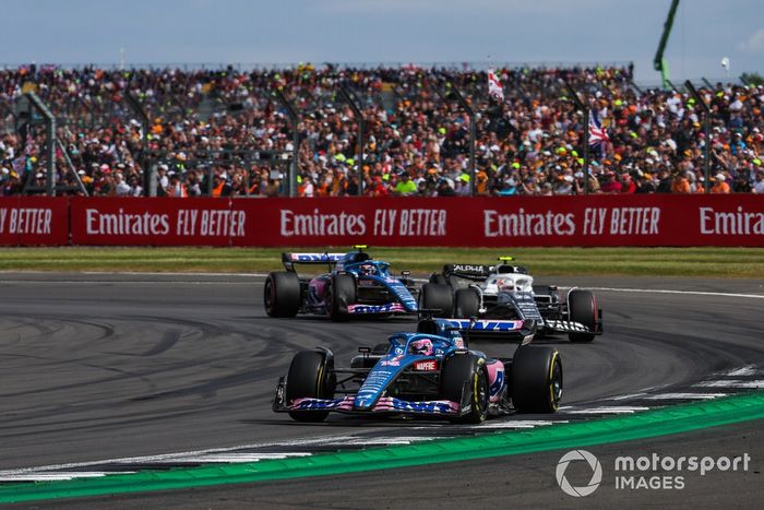 Fernando Alonso, Alpine A522, Yuki Tsunoda, AlphaTauri AT03, Esteban Ocon, Alpine A522
