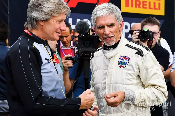 Damon Hill tras pilotar el Lotus 49 de su padre, Graham Hill