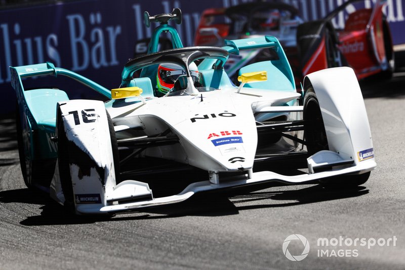 Oliver Turvey, NIO Formula E Team, NIO Sport 004, con l'ala anteriore danneggiata