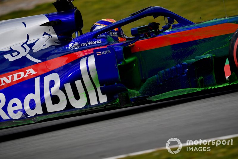 Alex Albon, Scuderia Toro Rosso STR14 with aero paint
