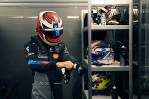 #20 BMW M Team WRT BMW M Hybrid V8: Sheldon Van Der Linde