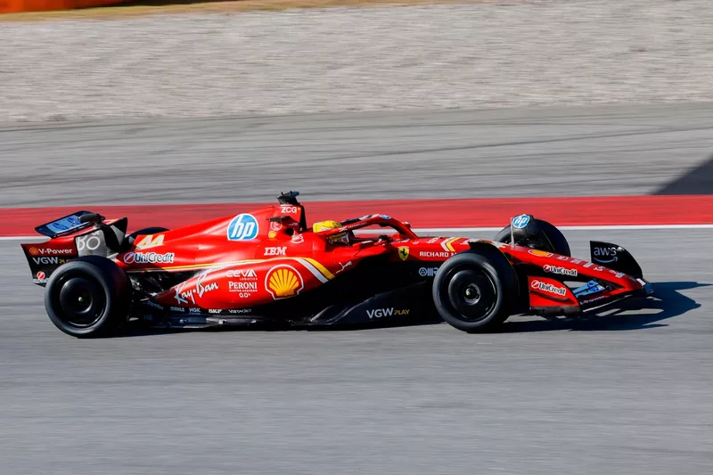 Lewis Hamilton, Ferrari lors des essais Pirelli