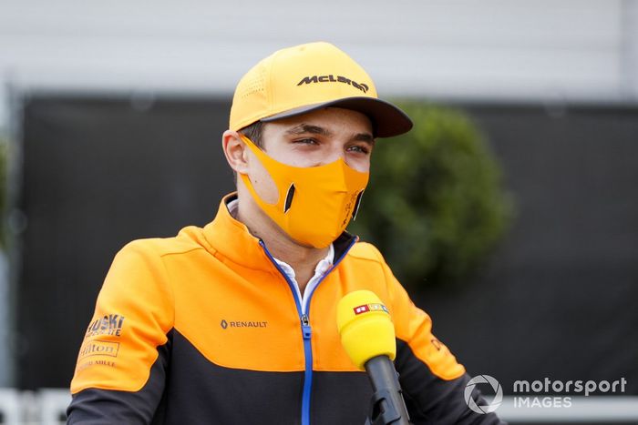 Lando Norris, McLaren con los medios