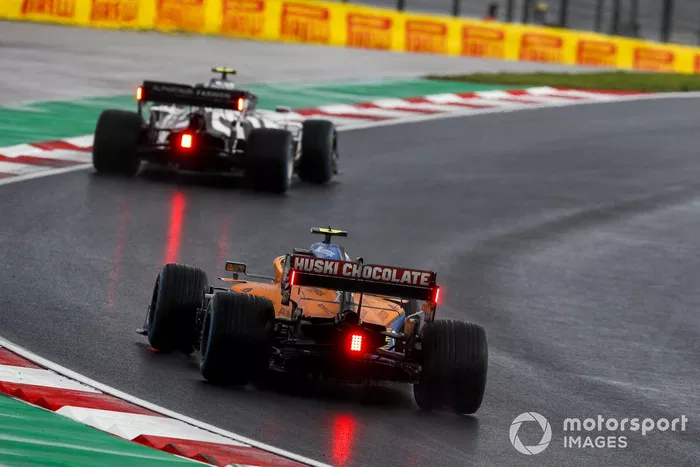 Pierre Gasly, AlphaTauri AT01, Lando Norris, McLaren MCL35