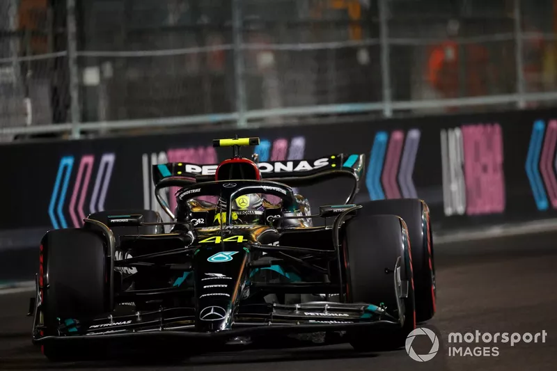 Lewis Hamilton, Mercedes F1 W14