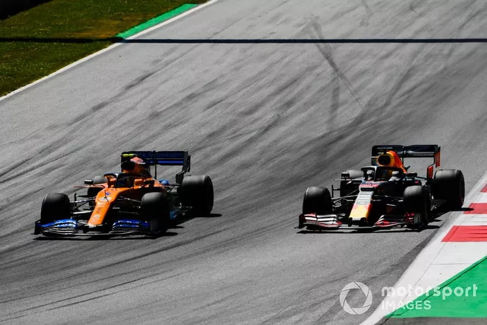Lando Norris, McLaren MCL34,  Max Verstappen, Red Bull Racing RB15