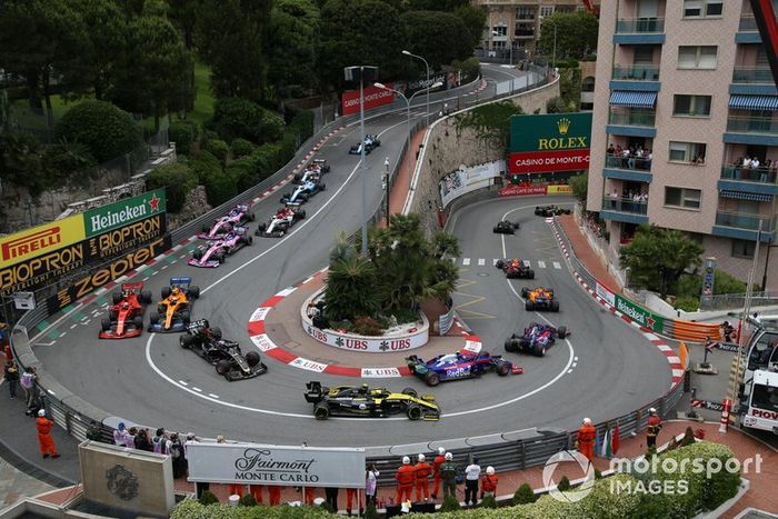 Pierre Gasly, Red Bull Racing RB15, Carlos Sainz Jr., McLaren MCL34, Daniil Kvyat, Toro Rosso STR14, Alexander Albon, Toro Rosso STR14, Nico Hulkenberg, Renault R.S. 19, Romain Grosjean, Haas F1 Team VF-19, Lando Norris, McLaren MCL34, y Charles Leclerc, Ferrari SF90