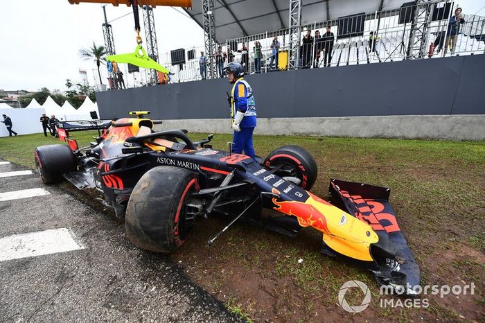 The damaged car of Alexander Albon, Red Bull RB15