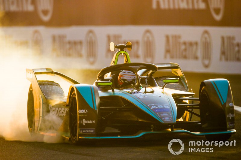 Nelson Piquet Jr., Jaguar Racing, Jaguar I-Type 3, locks up