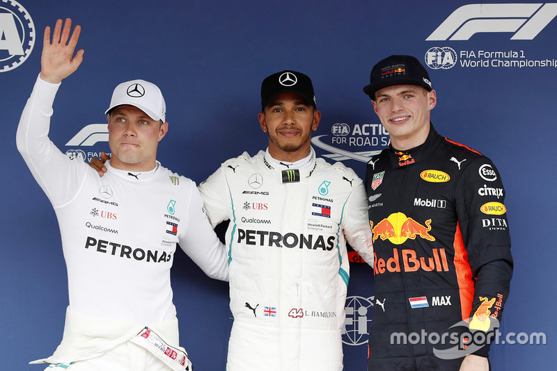 Peraih pole sitter Lewis Hamilton, Mercedes AMG F1, tempat kedua, Valtteri Bottas, Mercedes AMG F1, tempat ketiga, Max Verstappen, Red Bull Racing