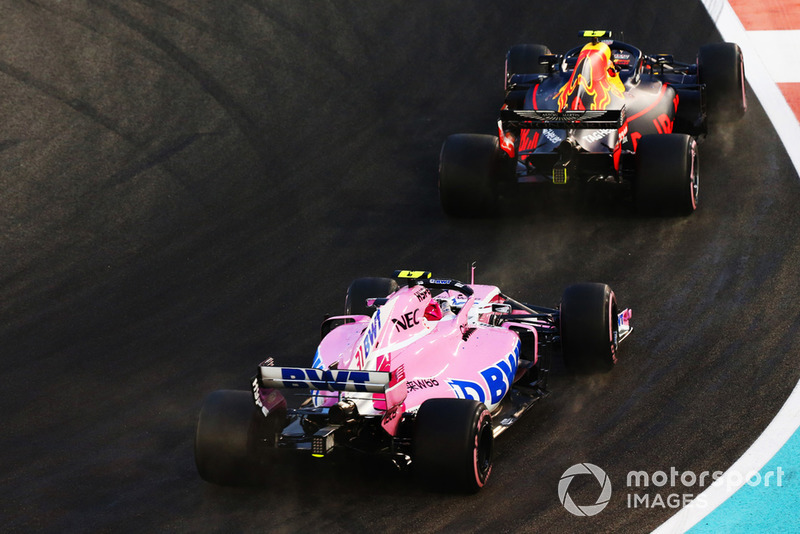 Esteban Ocon, Racing Point Force India VJM11 lotta con Max Verstappen, Red Bull Racing RB14