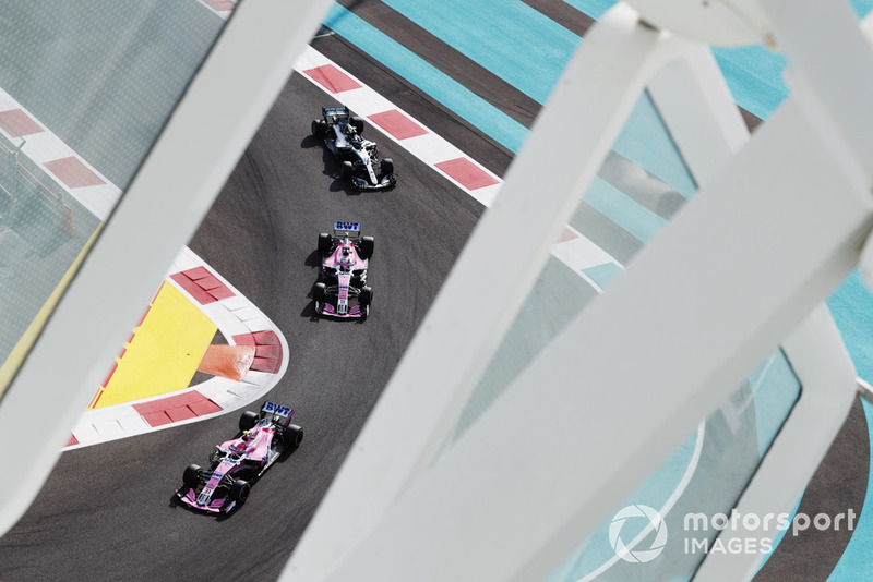 Эстебан Окон и Серхио Перес, Racing Point Force India F1 VJM11, Валттери Боттас, Mercedes AMG F1 W09