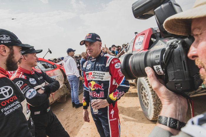 #205 Toyota Gazoo Racing Toyota: Giniel De Villiers