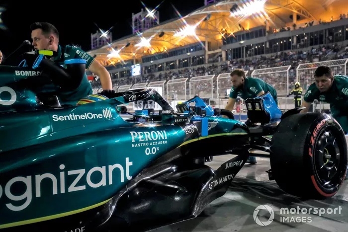 Fernando Alonso, Aston Martin AMR23, vuelve al garaje