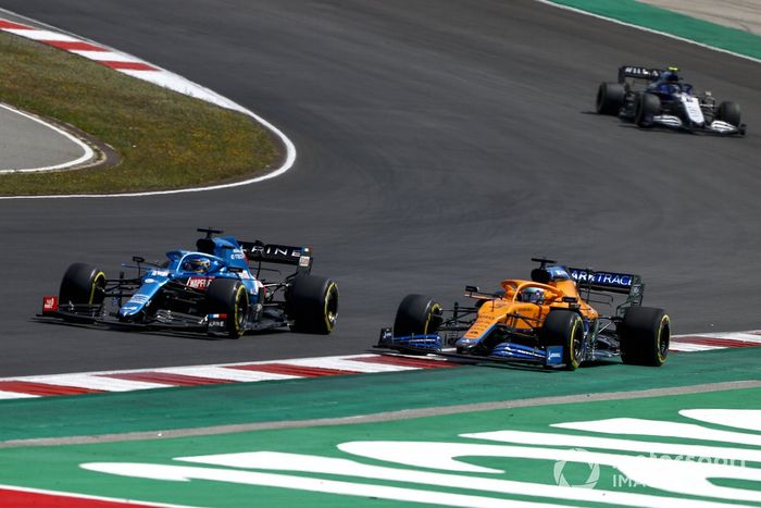 Fernando Alonso, Alpine A521, Daniel Ricciardo, McLaren MCL35M, Nicholas Latifi, Williams FW43B