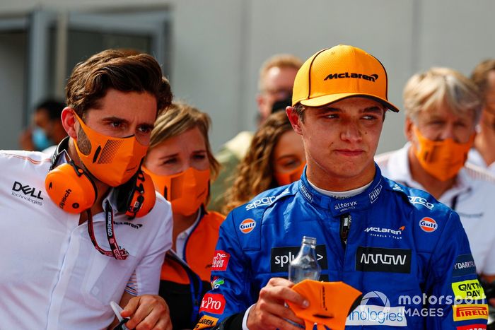 Tercer lugar Lando Norris, McLaren , en Parc Ferme
